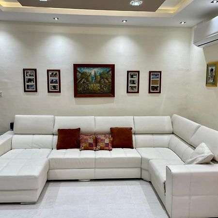 Sunrise Apt Near Beach Smarttv & Netflix Birżebbuġa Dış mekan fotoğraf